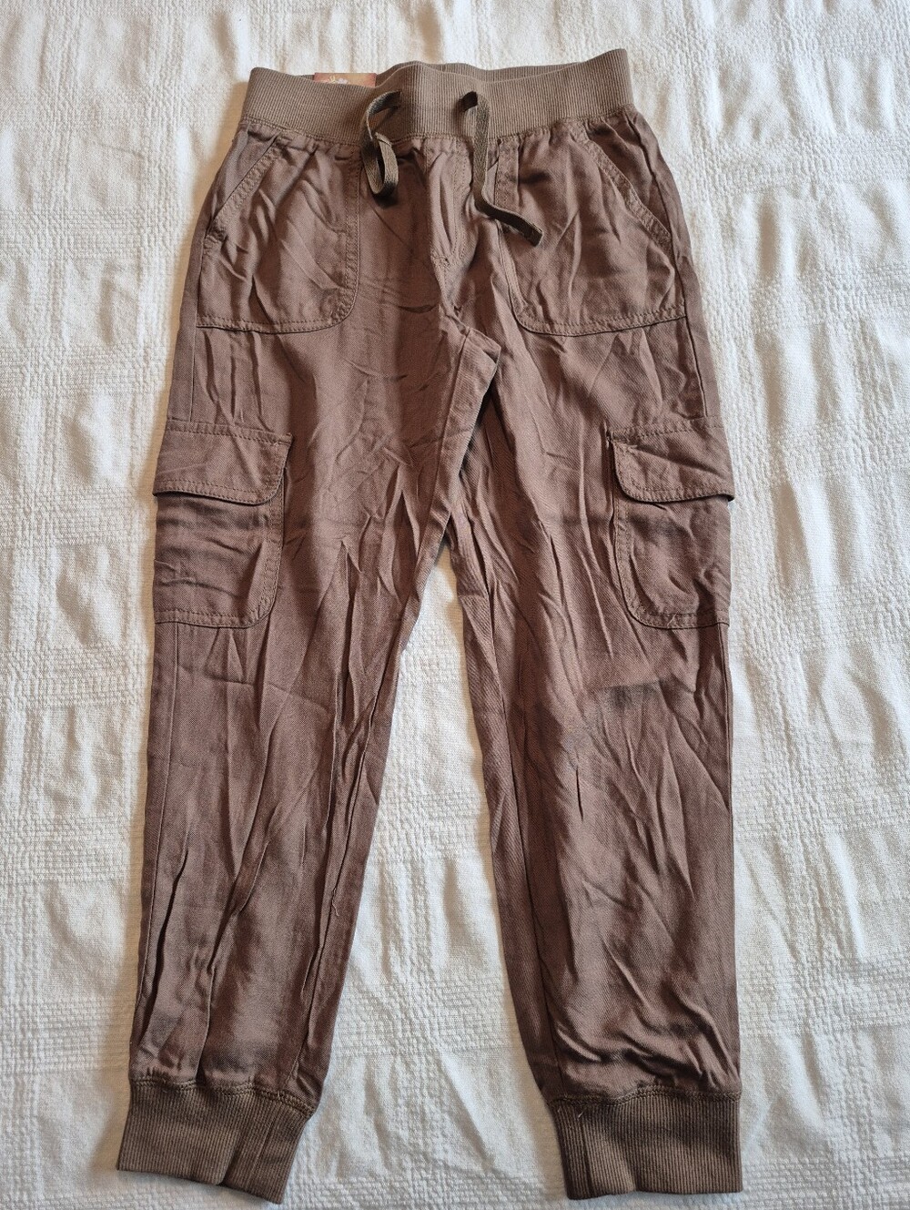 Mudd girls size 10 cargo pants, rayon, knit waist & cuff Taupe NWT